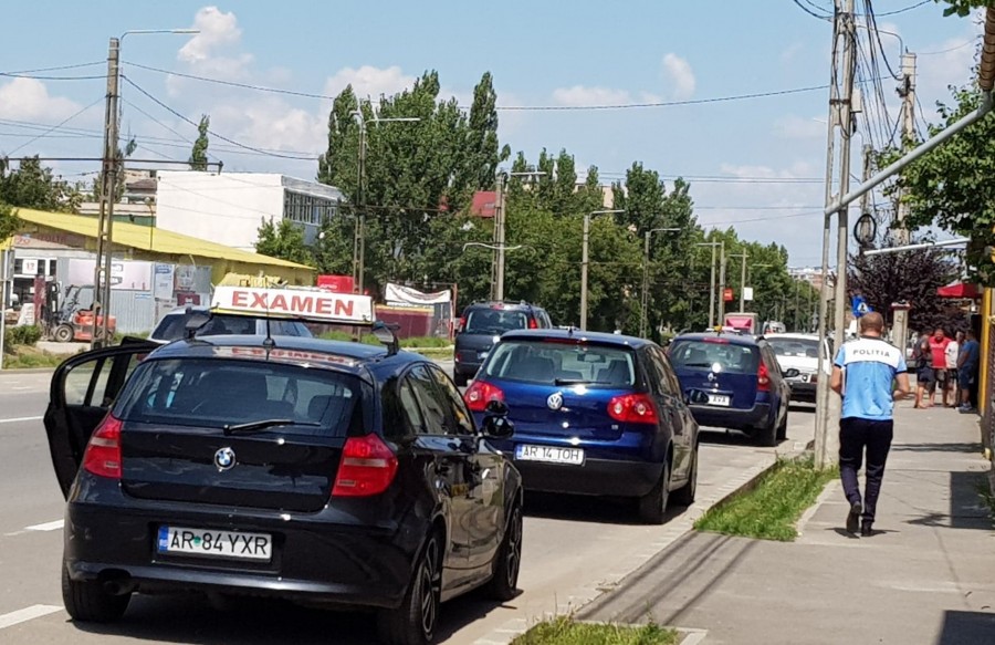 Examenele pentru permis, suspendate încă 30 de zile