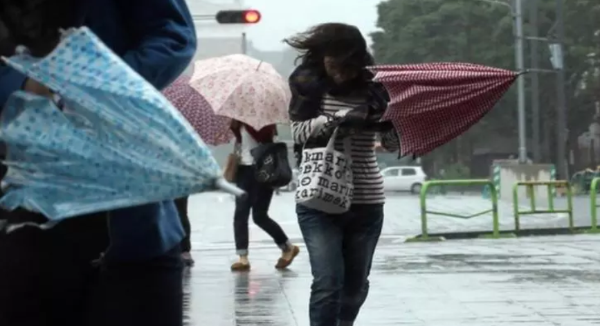 Alertă meteo. COD PORTOCALIU de fenomene meteo EXTREME. Furtuni și rafale de 100 km/h