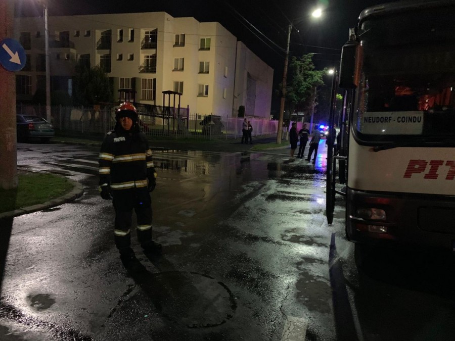 Un autobuz Pito Trans a luat foc lângă MARANATA