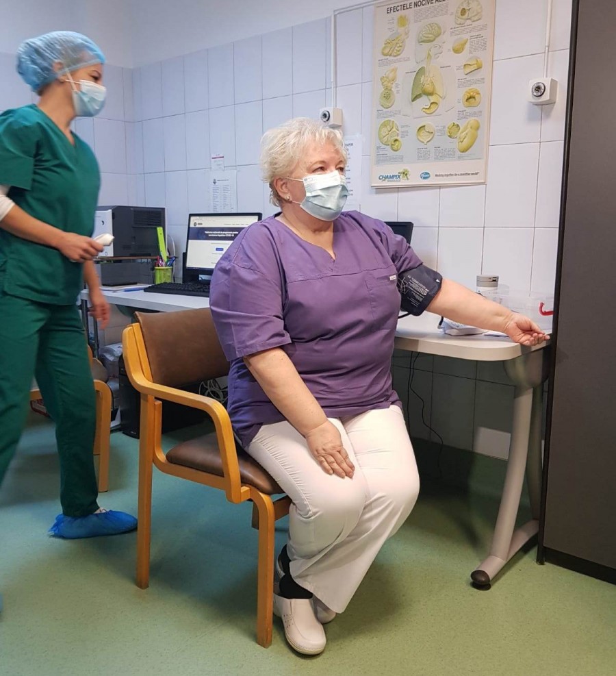 Florina Ionescu, managerul Spitalului Judeţean: „Dr. Dana Olar este unul dintre medicii din prima linie, în lupta cu virusul SARS CoV-2, încă de la începutul pandemiei”