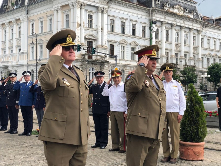 Eroii neamului românesc au fost comemorați și la Arad (FOTO)