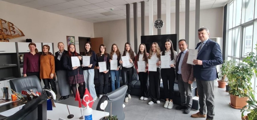 Oportunitatea practicii pedagogice și IT printr-un proiect Erasmus+ la Colegiul Național „Preparandia-Dimitrie Țichindeal” (FOTO)