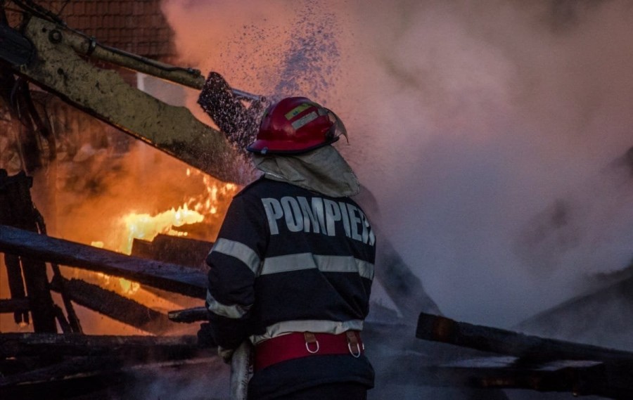 Incendiu la o casă de pe strada Oituz