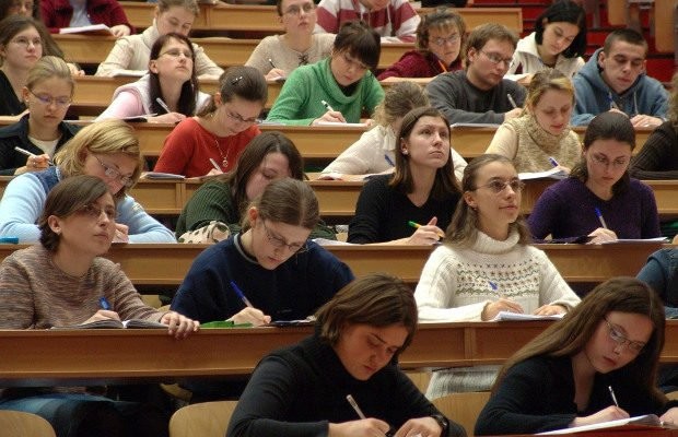 Veste proastă pentru studenți, înainte de începerea anului universitar