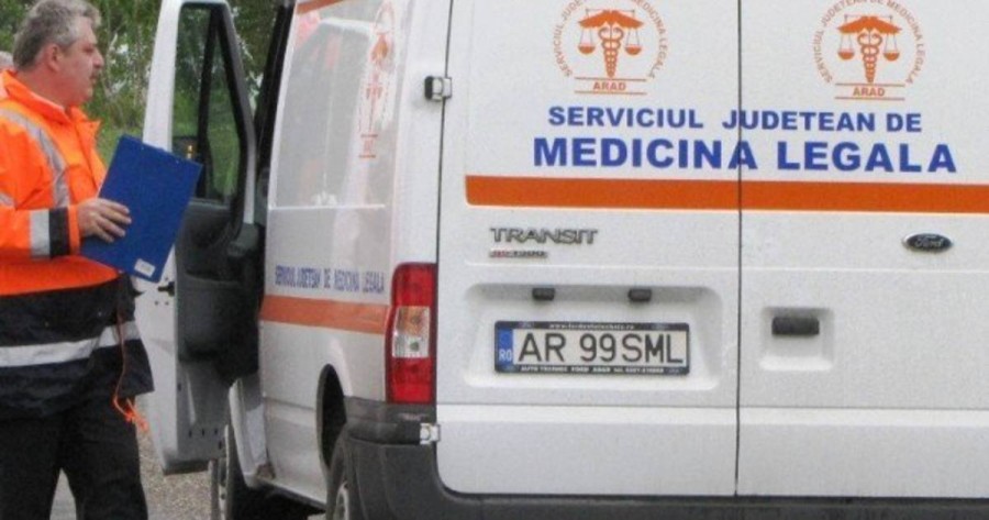 Un om al străzii a fost găsit mort, între conductele de termoficare