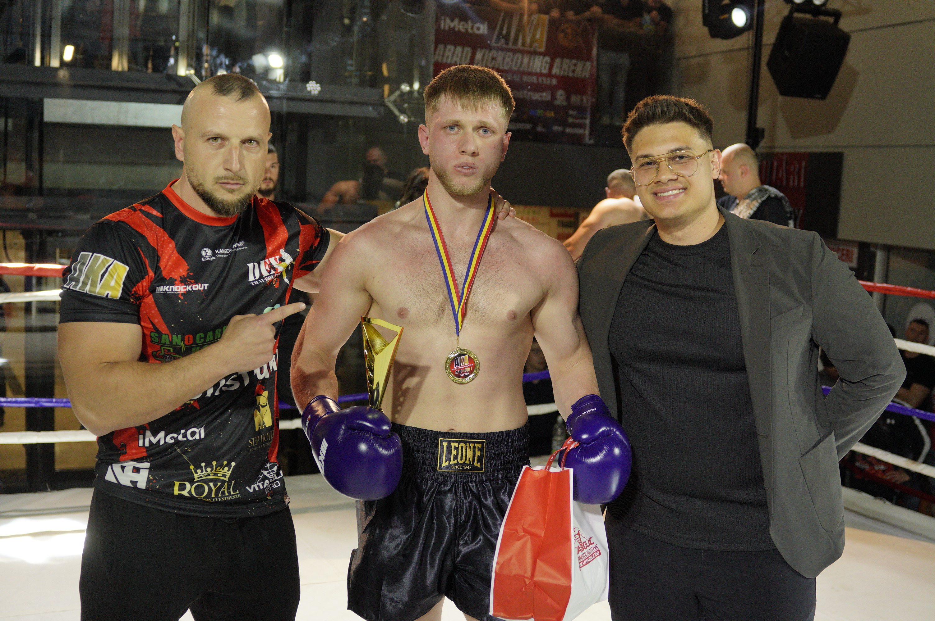 Arad Kickboxing Arena a ridicat publicul în picioare!