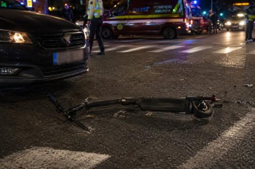 Accident cu o trotinetă electrică neînmatriculată, la Arad. Conducătorul nu avea permis