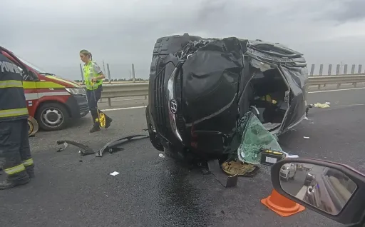 Accident pe A1 la Arad: doi bărbați duși la spital