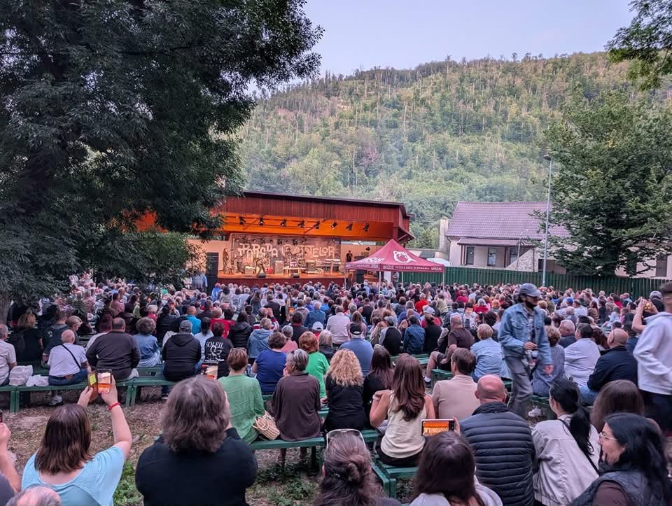 Moneasa a sărbătorit 25 de ani de Paradă a Clătitelor. Mii de turiști au ales „Perla Apusenilor” la sfârșitul săptămânii trecute