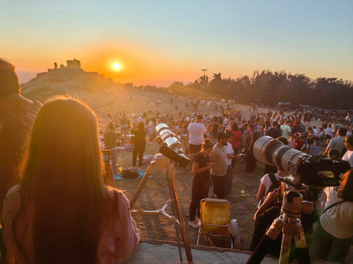 Eclipsă și Perseide: o seară astronomică memorabilă la Cetatea Șiriei (FOTO)