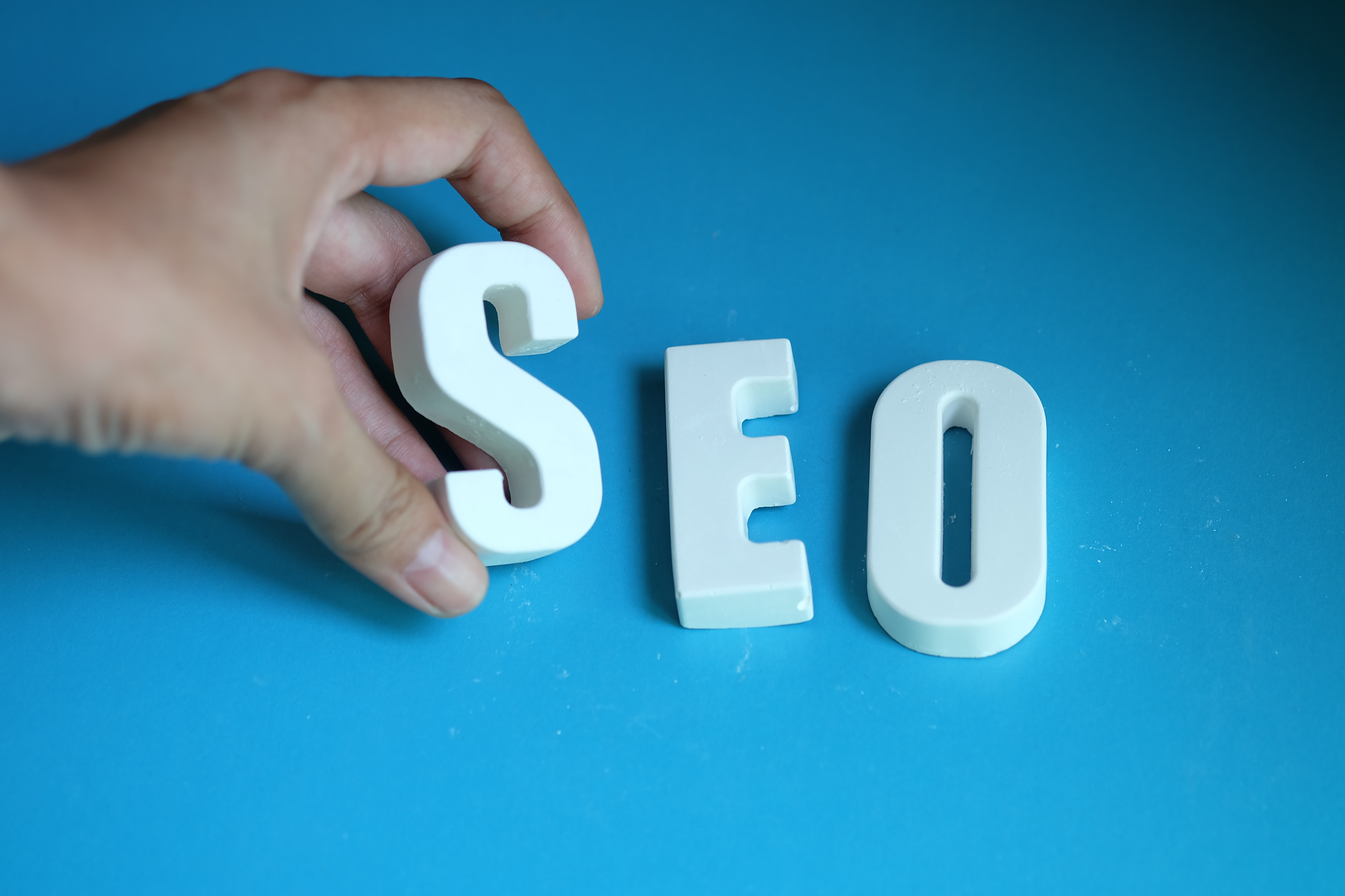 Servicii SEO profesionale: cum arată o colaborare de succes de la primul audit până la dominarea nișei