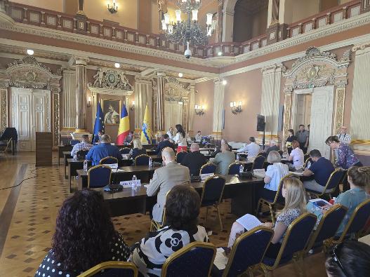 Incompatibilitatea aleșilor locali, în ceață. Demisii la Consiliul Local Arad, iar CJ Arad a amânat validarea altor șase